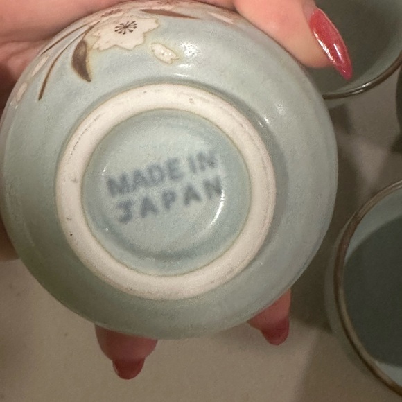 New Japanese Pottery Teapot and 4 Cup Set - Picture 7 of 8